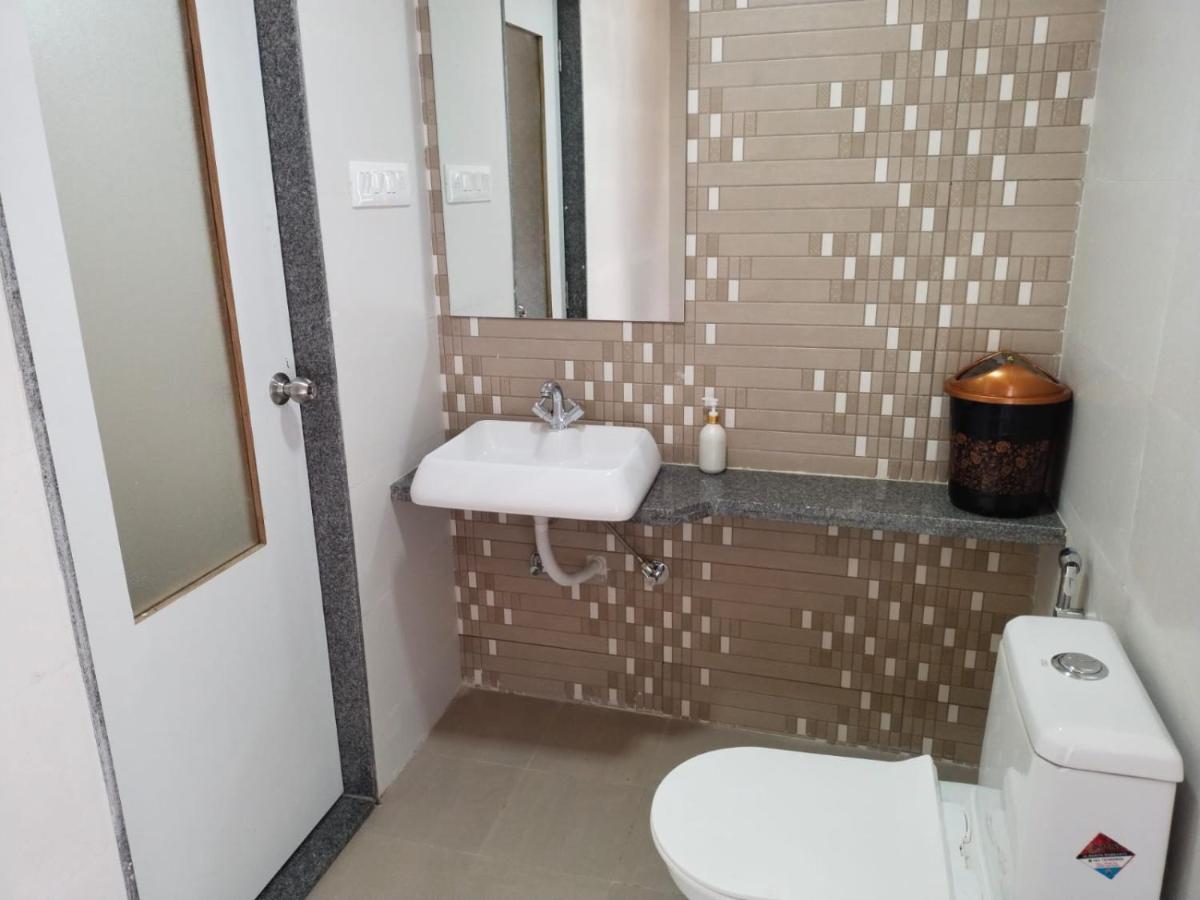 Hotel Dolphin Residency Patan  Luaran gambar