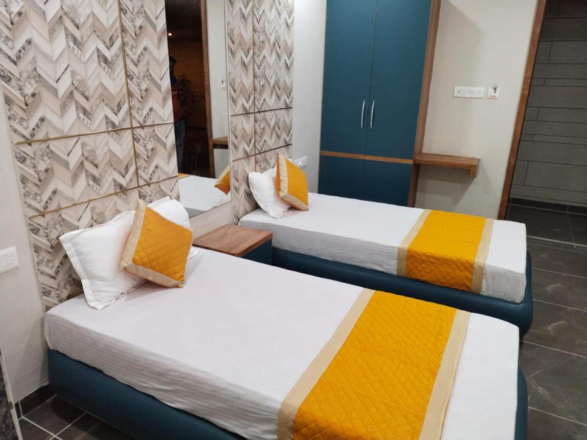 Hotel Dolphin Residency Patan  Luaran gambar