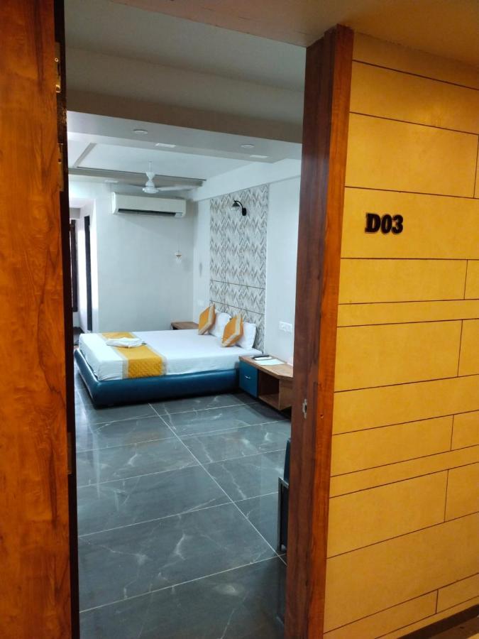 Hotel Dolphin Residency Patan  Luaran gambar